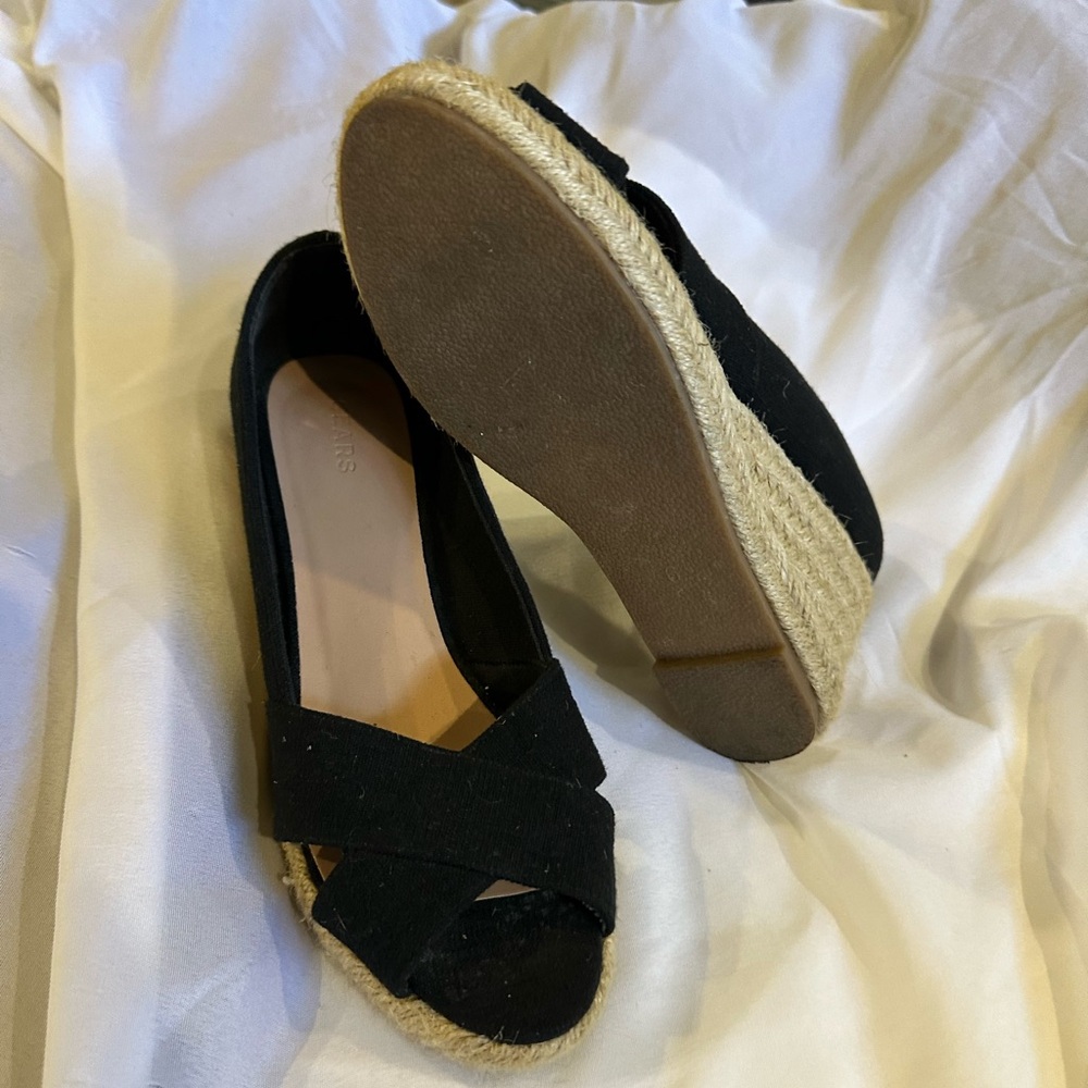 Sears- Size 6m like new black wedges